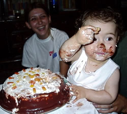 Тихо! Детя едят :)