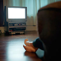 Губит мужчин не водка, губит мужчин ТВ