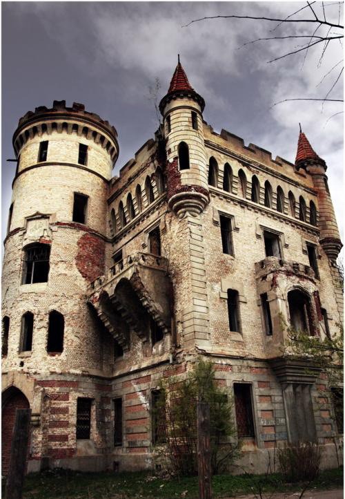 Замки и поместья России