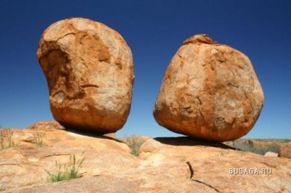 http://www.bugaga.ru/uploads/posts/2008-09/thumbs/1222796999_karlu-karlu-or-devils-marbles-australia.jpg