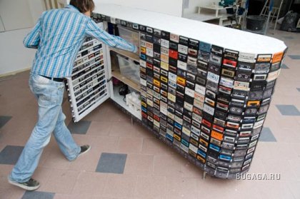 Креативный шкаф из кассет