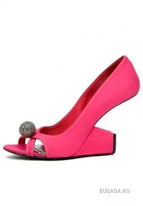 Необычные туфли на шпильке