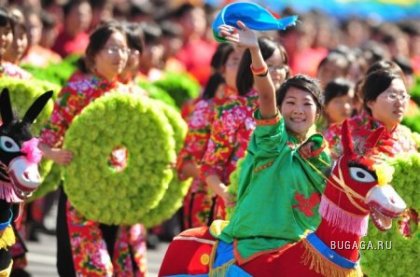 Празднование юбилея в Китае (мега парад)