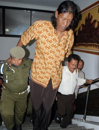 Suparwono - высокий человек из Индонезии Suparwono - высокий человек из Индонезии