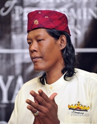 Suparwono - высокий человек из Индонезии Suparwono - высокий человек из Индонезии