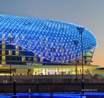 Отель "Yas" в Абу-Даби