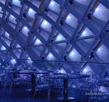 Отель "Yas" в Абу-Даби