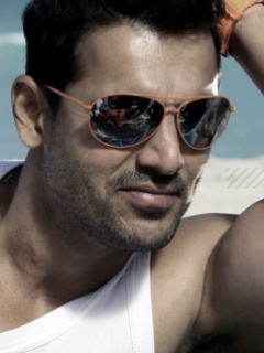 Джон Абрахам