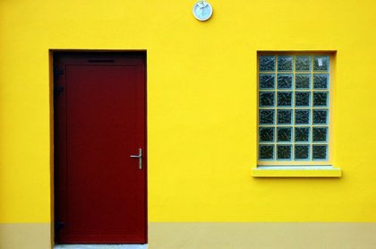 Яркие двери