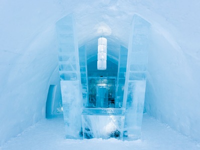 Ледяной отель в стиле Трон