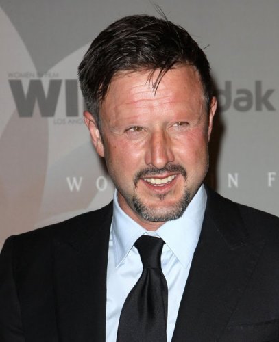 Знаменитости без бровей