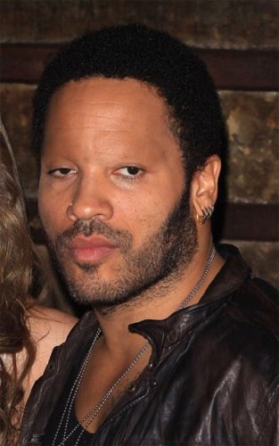 Знаменитости без бровей