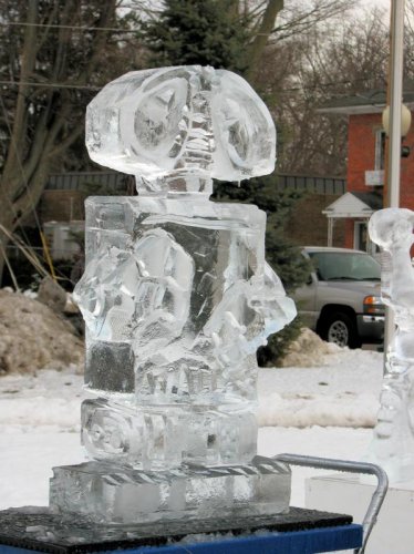 Необычные ледовые скульптуры
