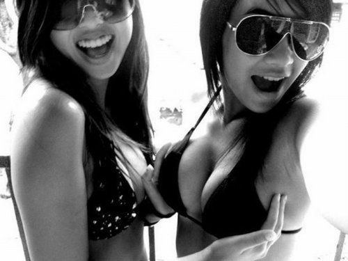 Девушки с красивым бюстом