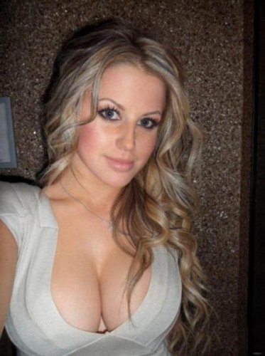 Девушки с красивым бюстом