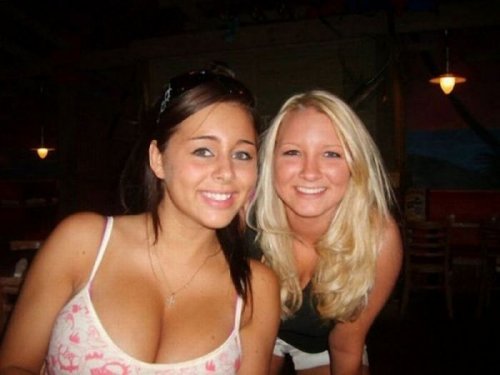 Девушки с красивым бюстом