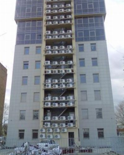 Суровые будни коммунальных служб Суровые будни коммунальных служб