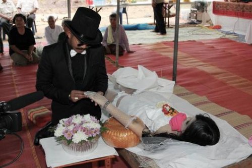 Мужчина женился на мертвой невесте