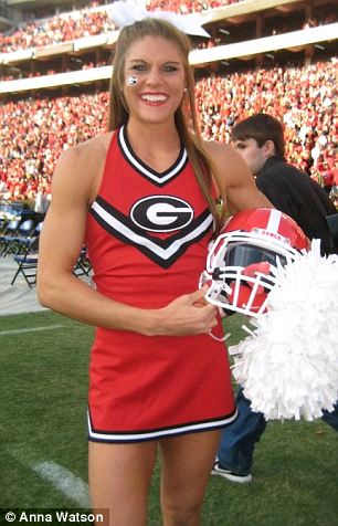 Самая сильная чирлидерша в США Самая сильная чирлидерша в США