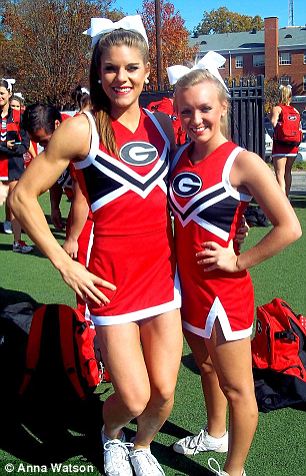 Самая сильная чирлидерша в США Самая сильная чирлидерша в США