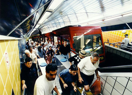 Кармелит - одна из самых коротких систем метро в мире Кармелит - одна из самых коротких систем метро в мире