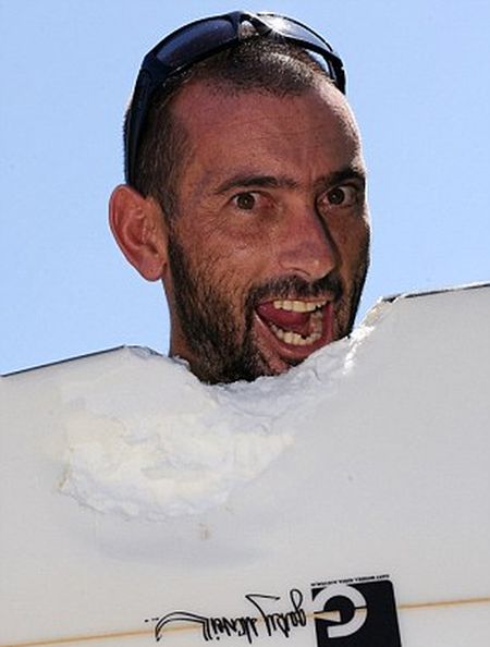 Серфер выжил после нападения акулы