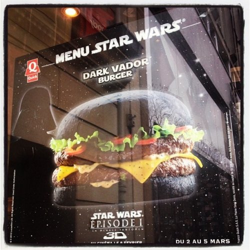 Акция от европейской сети McDonalds: Dark Vader Burger