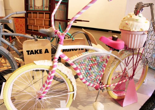 Велосипед из сладостей
