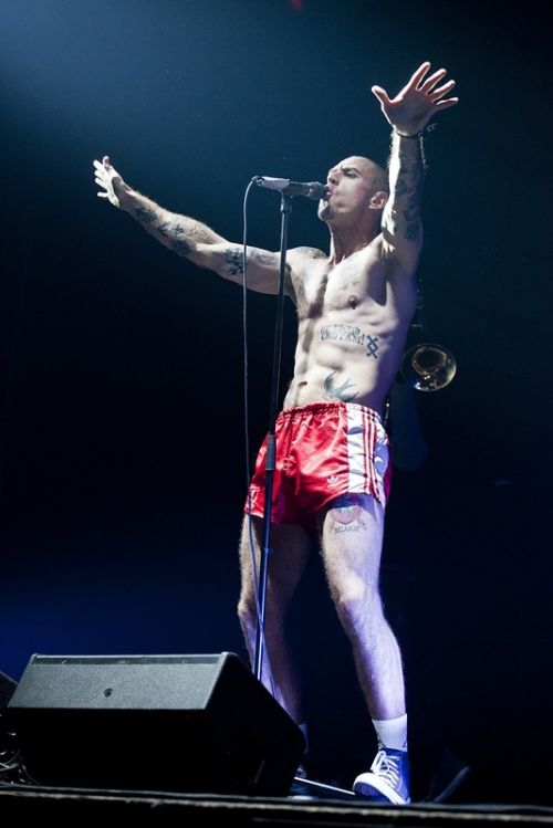 Узнаете знаменитость? Узнаете знаменитость?