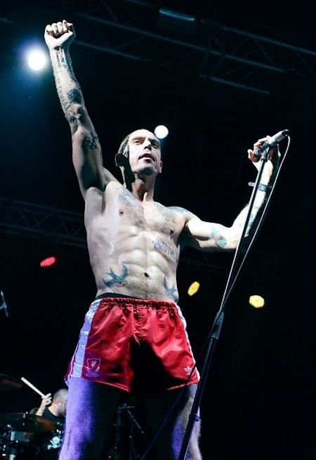 Узнаете знаменитость? Узнаете знаменитость?