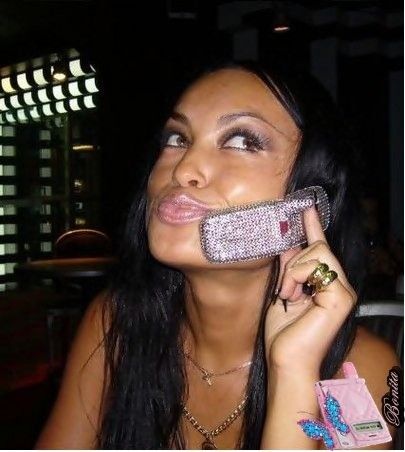 "Гламурные" девушки из социальных сетей