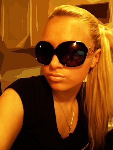 "Гламурные" девушки из социальных сетей