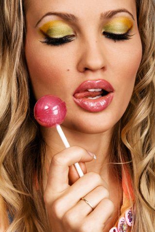 "Гламурные" девушки из социальных сетей