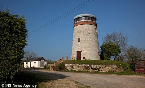 Дом из ветряной мельницы