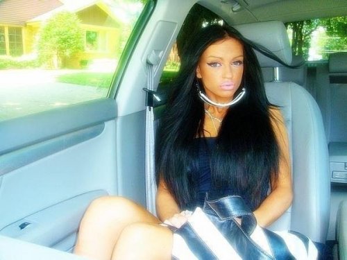 "Гламурные" девушки из социальных сетей