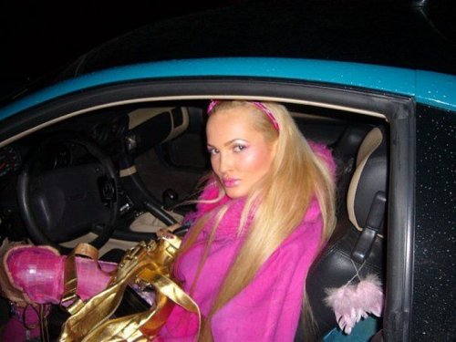 "Гламурные" девушки из социальных сетей