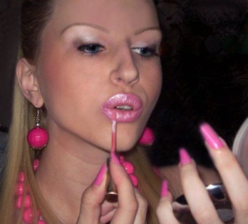 "Гламурные" девушки из социальных сетей