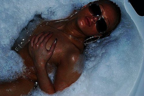 "Гламурные" девушки из социальных сетей