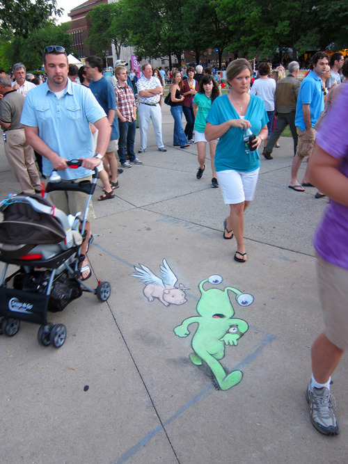 Слагго – забавное существо, живущее на улицах города Энн-Арбор Слагго – забавное существо, живущее на улицах города Энн-Арбор