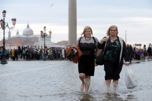 Венецию накрыло "высокой водой"