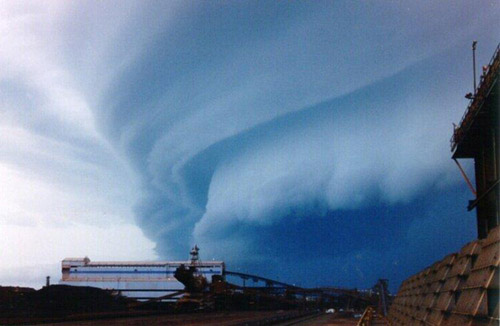 Вирусные фотографии-подделки, изображающие ураган Сэнди Вирусные фотографии-подделки, изображающие ураган Сэнди