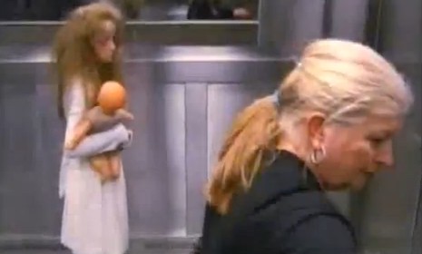 Крутой розыгрыш в лифте