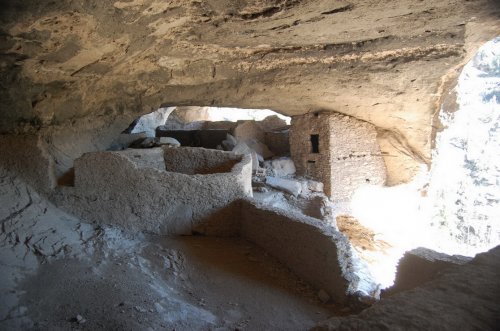 10 Невероятных мест, высеченных в скалах