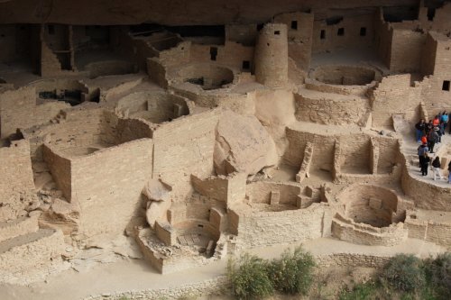 10 Невероятных мест, высеченных в скалах