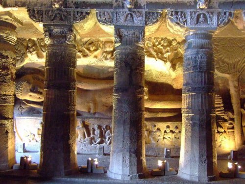 10 Невероятных мест, высеченных в скалах