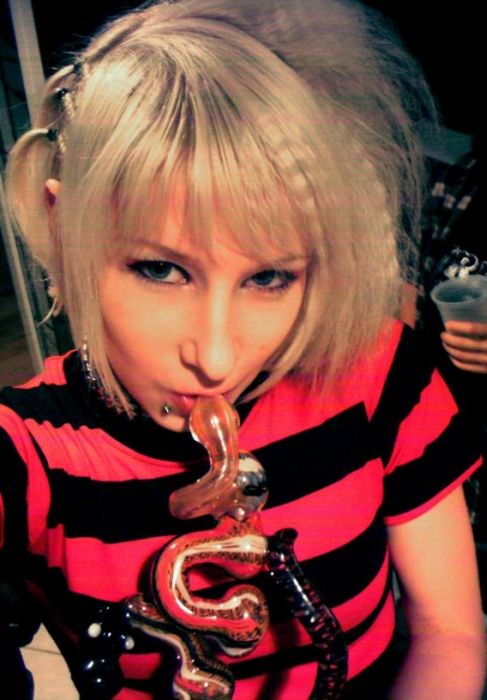 Симпатичные эмо-девушки (31 фото) Симпатичные эмо-девушки (31 фото)