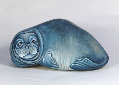 Итальянская художница превращает речные камни в словно живые произведения искусства Итальянская художница превращает речные камни в словно живые произведения искусства