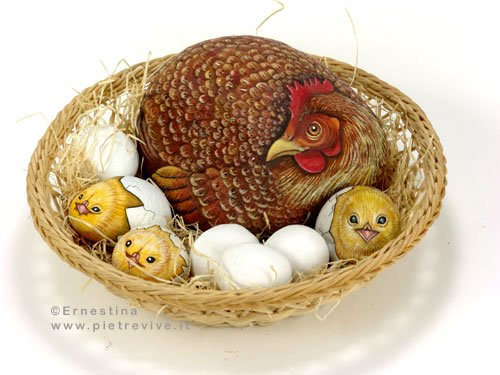 Итальянская художница превращает речные камни в словно живые произведения искусства Итальянская художница превращает речные камни в словно живые произведения искусства