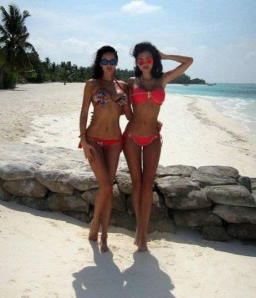 Сексуальные девушки в бикини (45 фото)