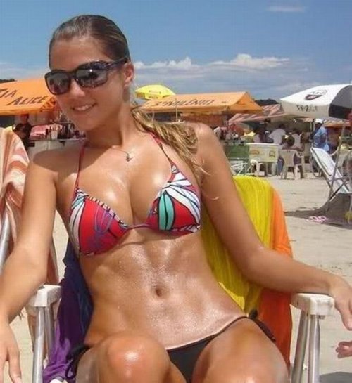 Сексуальные девушки в бикини (45 фото)